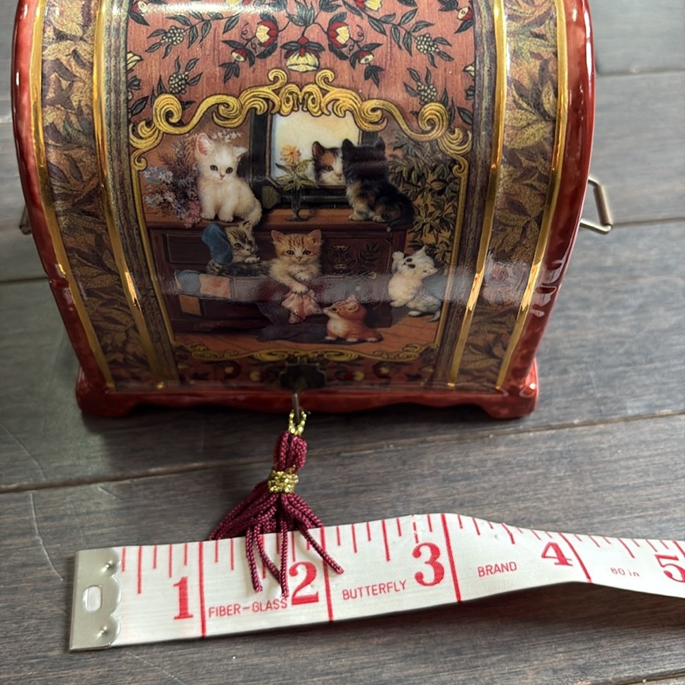 Ardleigh Elliott Porcelain Kitten Capers Music Box - Picture 8 of 9